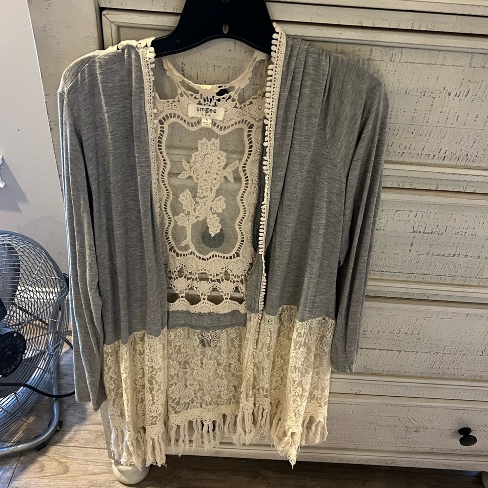 Umgee Size Small cardigan